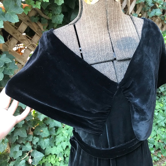 1930’s Velvet Gown - Picture 6 of 7
